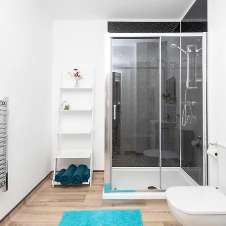 With Gated Parking Included Apartment *