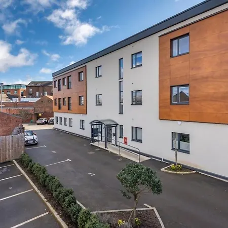 Apartment With Gated Parking Included